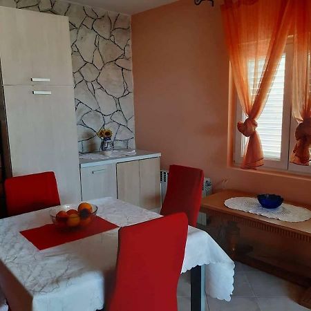 Apartman Lucija โตรกีร์ ภายนอก รูปภาพ