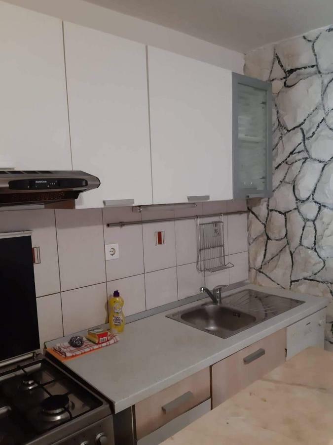 Apartman Lucija โตรกีร์ ภายนอก รูปภาพ