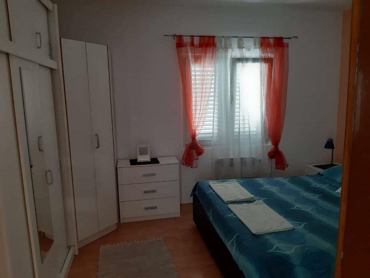 Apartman Lucija โตรกีร์ ภายนอก รูปภาพ
