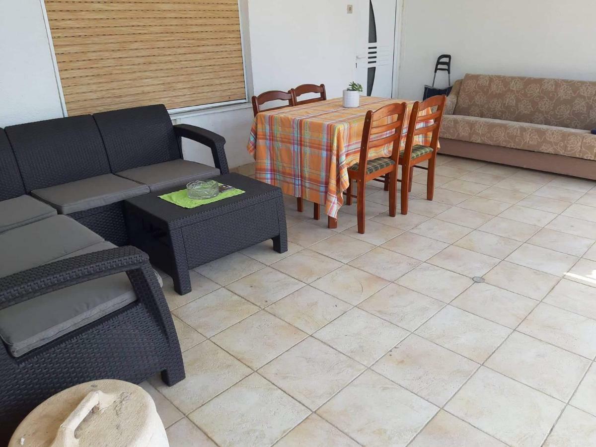 Apartman Lucija โตรกีร์ ภายนอก รูปภาพ